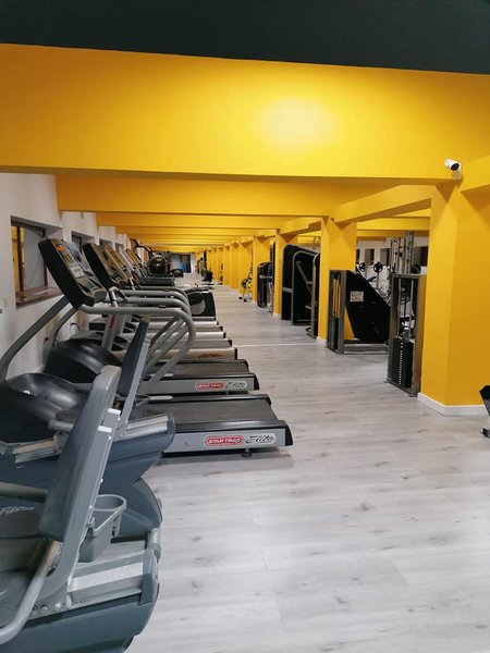 Navaro Fitness - Sala de fitness, sauna, piscina
